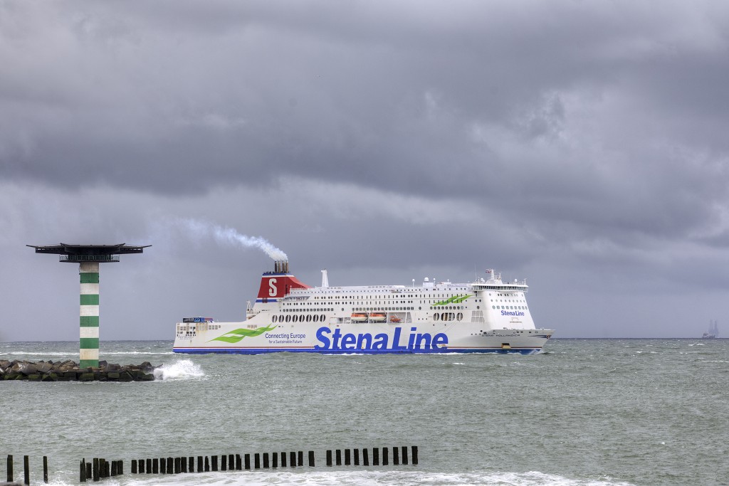 scheepvaart schip schepen hdr marine tanker containerschip offshore ferry sleepboot rotterdam transport maasvlakte europoort botlek rondvaart sar portlantis haven industrie